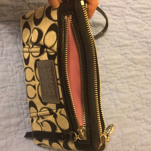 Coach Wristlet - Picture 4 of 5
